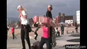 http___makeagif.com__media_12-01-2014_zqUpy2